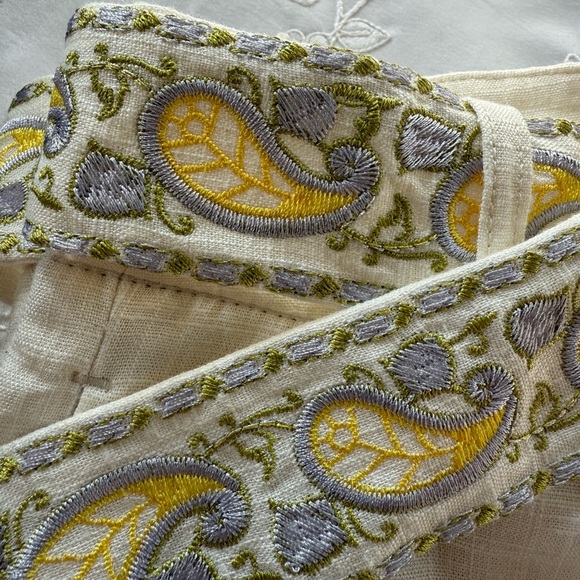 MOTF XS ladies embroidered Lennon shorts, beautiful condition - Picture 11 of 11